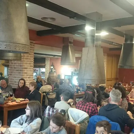 Viveiro, Terraza Grande, 2 2 Banos, Piscinas, Parking, Tenis, Club Social Appartamento