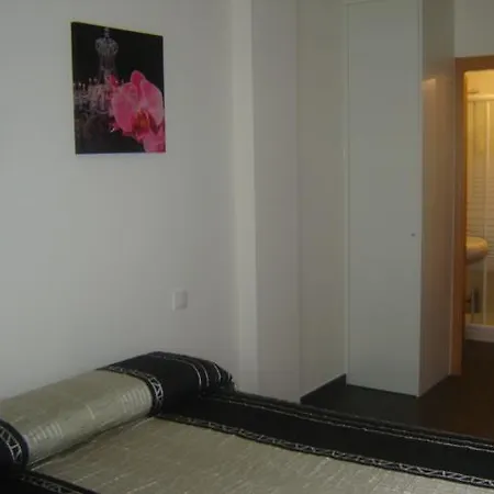 Apartment Viveiro, Terraza Grande, 2 2 Banos, Piscinas, Parking, Tenis, Club Social