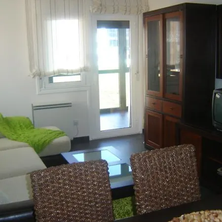 Viveiro, Terraza Grande, 2 2 Banos, Piscinas, Parking, Tenis, Club Social Lägenhet Jove